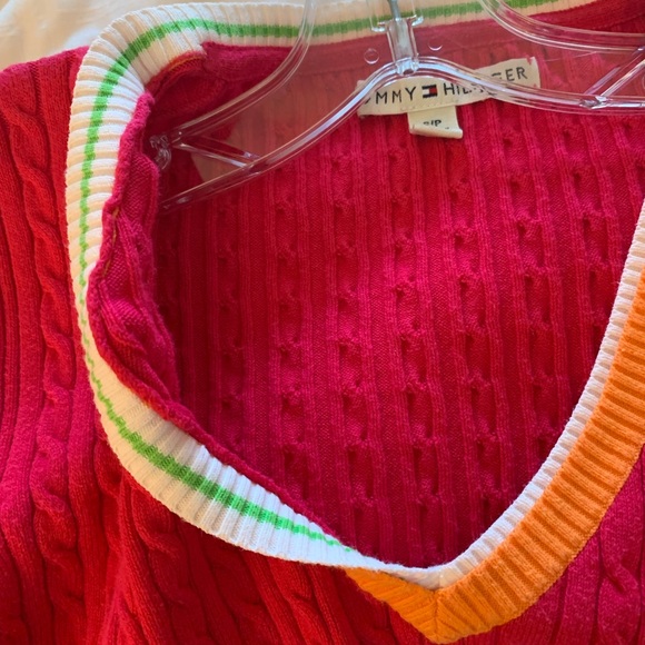 Tommy Hilfiger Women’s mostly cotton, cable knit, magenta V-neck sweater. Size S - Picture 9 of 10